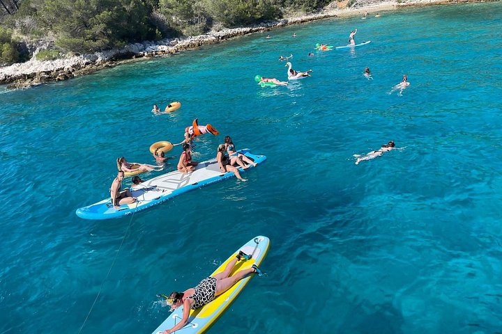 Heldags båttur til Hvar, Brač og Pakleniøyene fra Split, Kroatia, med bading og lunsj, foto 17 | wizardtrip