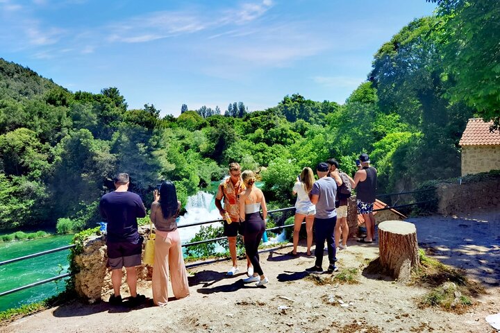 Viagem de um dia ao Parque Nacional das Cascatas de Krka a partir de Split, Croácia, com passeio de barco e natação, foto 6 | wizardtrip
