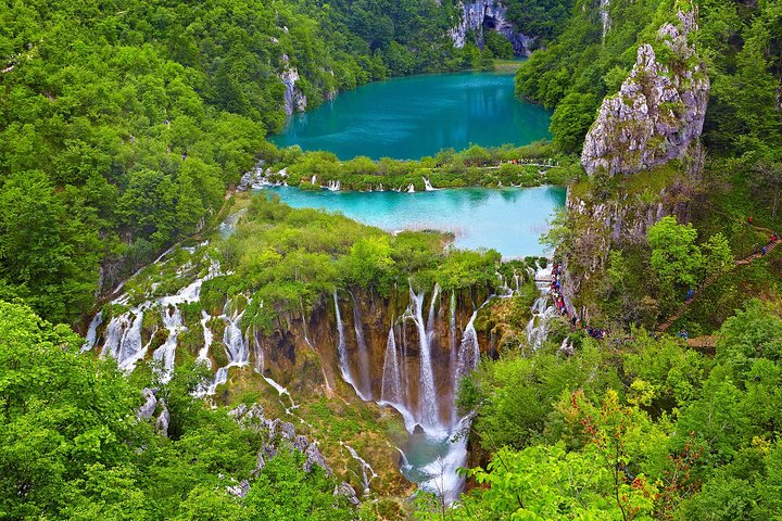 Guided Transfer from Zagreb to Split with Plitvice Lakes Stop | wizardtrip