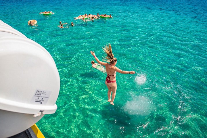 Heldagskrydstogt fra Split til Den Blå Lagune og øerne med svømning, frokost og vin, foto 11 | wizardtrip