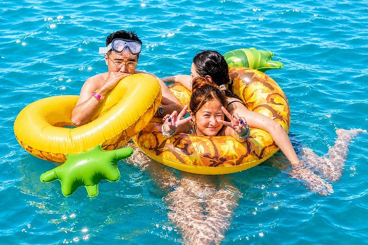 Heldagskrydstogt fra Split til Den Blå Lagune og øerne med svømning, frokost og vin, foto 13 | wizardtrip