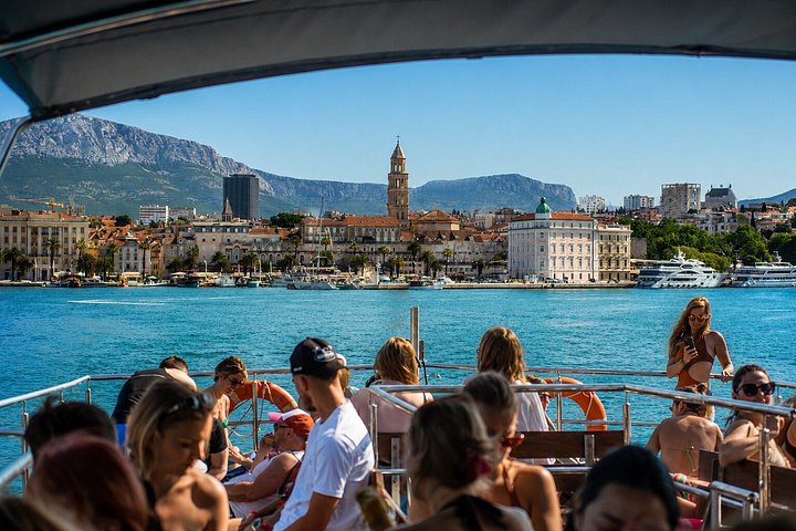 Heldagskrydstogt fra Split til Den Blå Lagune og øerne med svømning, frokost og vin, foto 20 | wizardtrip